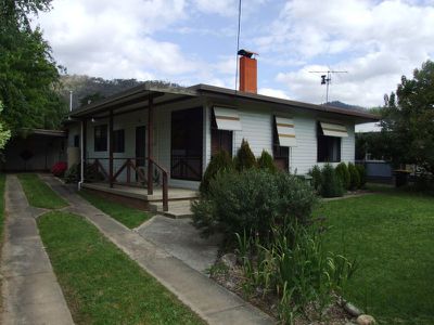 68 Lakeside Avnenue, Mount Beauty