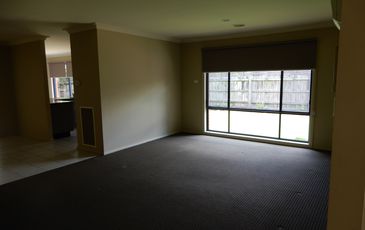 8 Castle Court, Beaconsfield