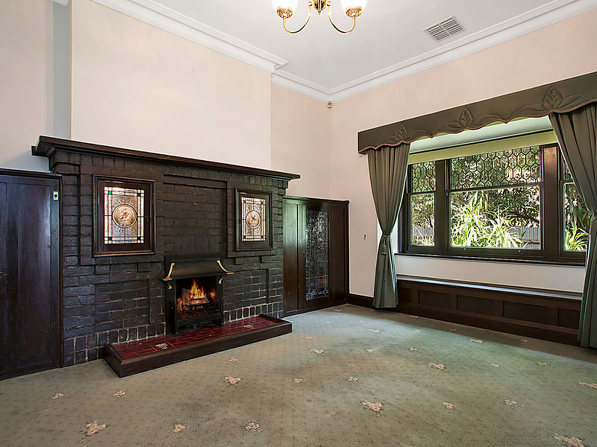 9 Cross Road, Kingswood