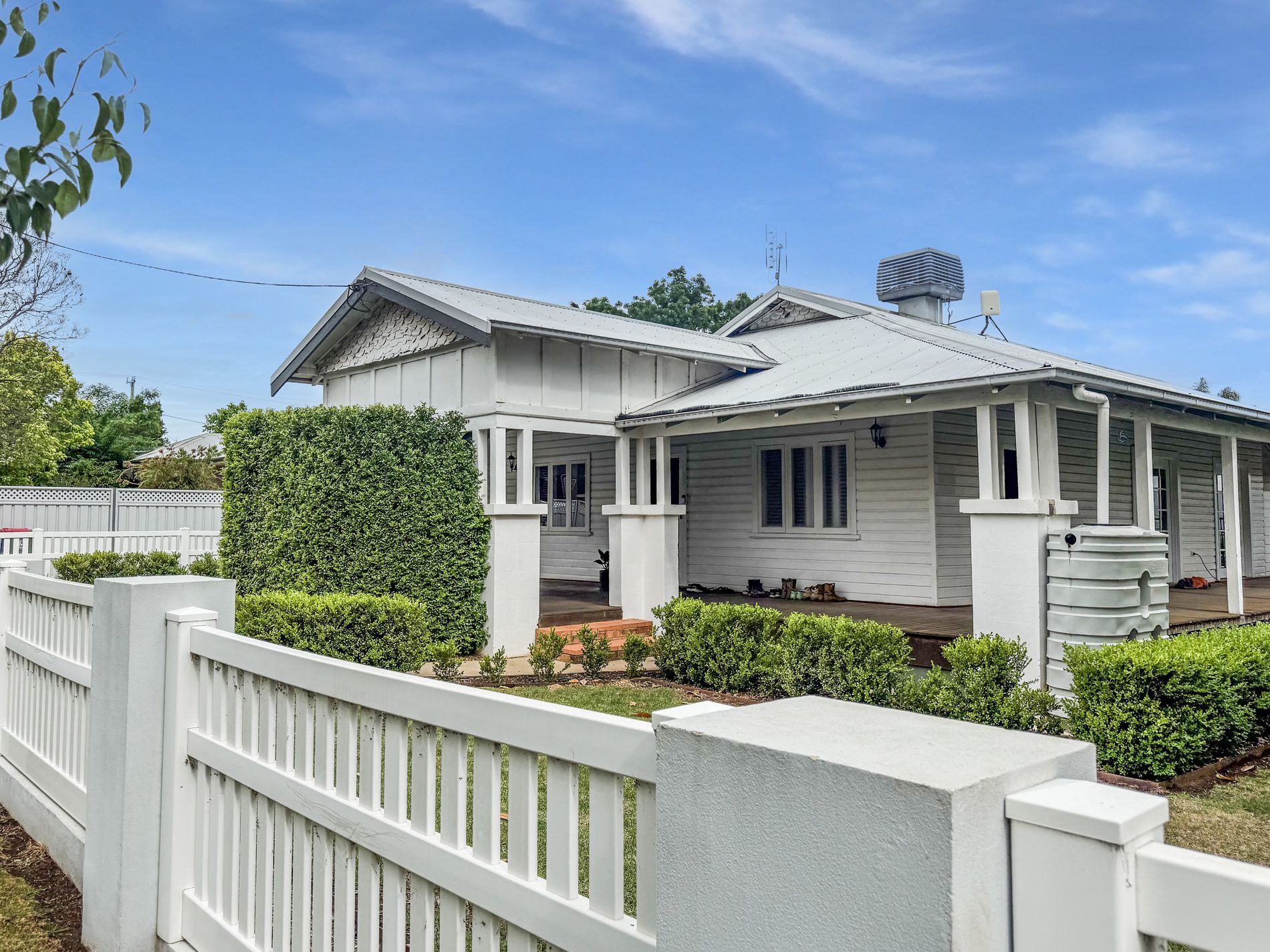 17 Regent Street, Forbes