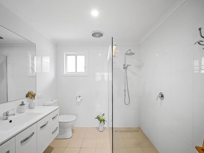 4 Lake Vista Crescent, Forster