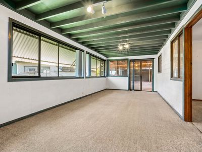 5 Watersedge Avenue, Basin View