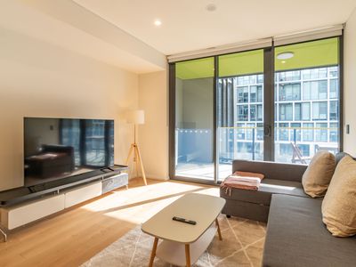 232 / 20 George Julius Avenue, Zetland