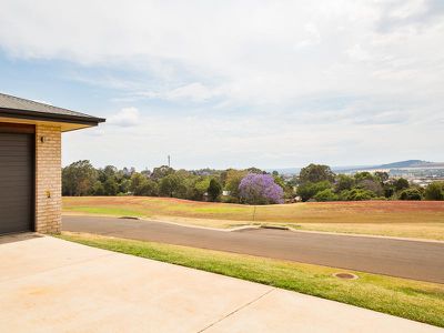6 Bernard Crescent, Kingaroy