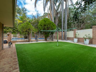 4 Leake Court, Leschenault