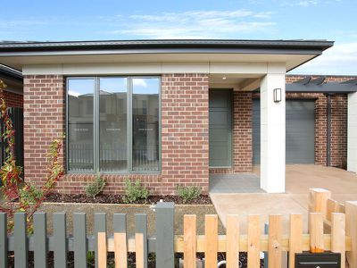 8 Cockatiel Street, Narre Warren