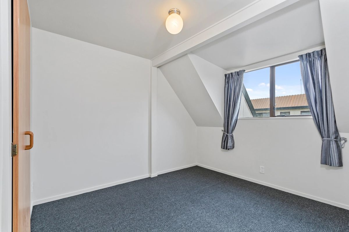 2 / 35 Brockworth Pl, Riccarton