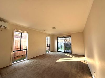 10 Sahara Way, Truganina
