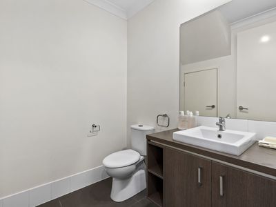 57 Worchester Crescent, Wakerley