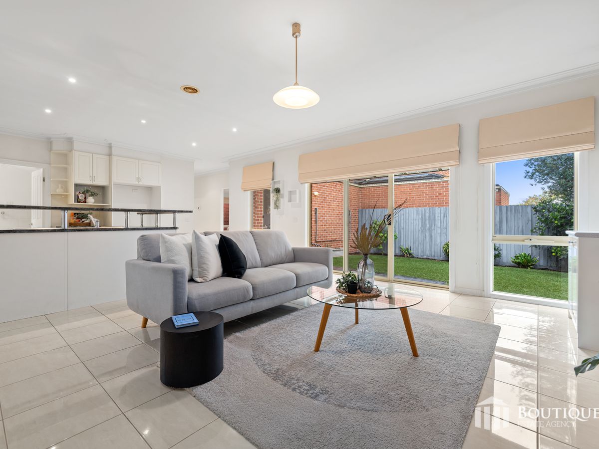 16 Somerset Drive, Dandenong North