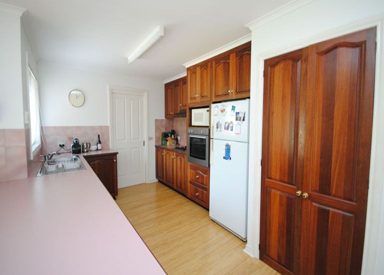 16 Connemara Court, Portland