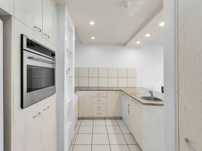2c / 2 Riverview Parade, Surfers Paradise
