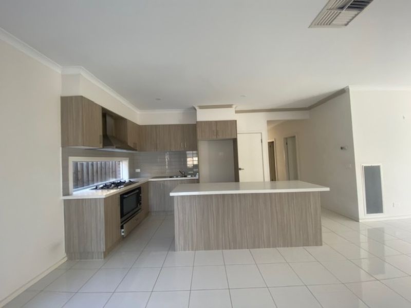 8 Gooseberry Rd, Aintree