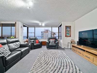 10W / 16 Kings Park Avenue, Crawley