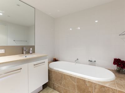 903 / 30 The Circus, Burswood