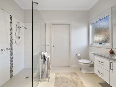 8 Lakeside Avenue, Mount Beauty