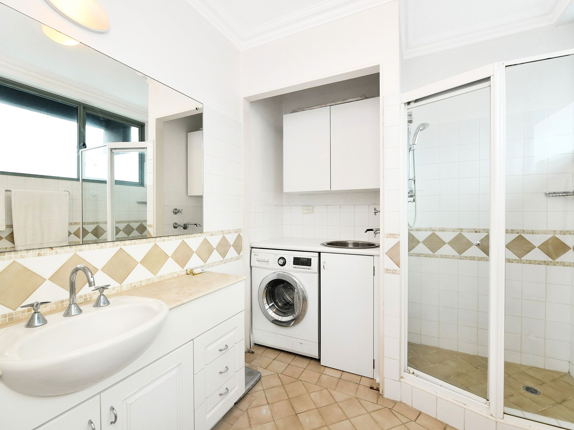 1008 / 22-40 Sir John Young Crescent, Woolloomooloo