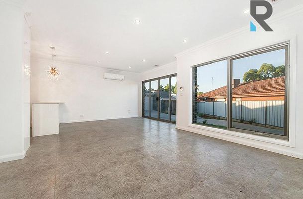 1 / 5 Falmer Place, Craigieburn