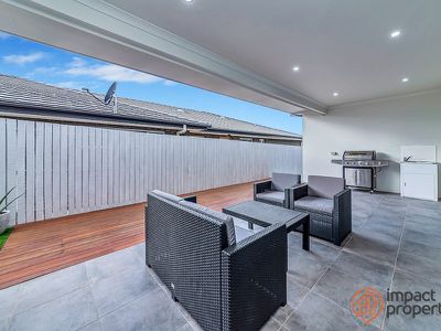 14 Janine Haines Terrace, Coombs