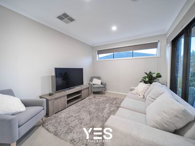 31 Plymouth Boulevard, Clyde North