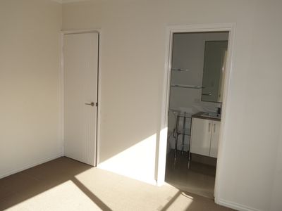 10A May Drive, Nollamara