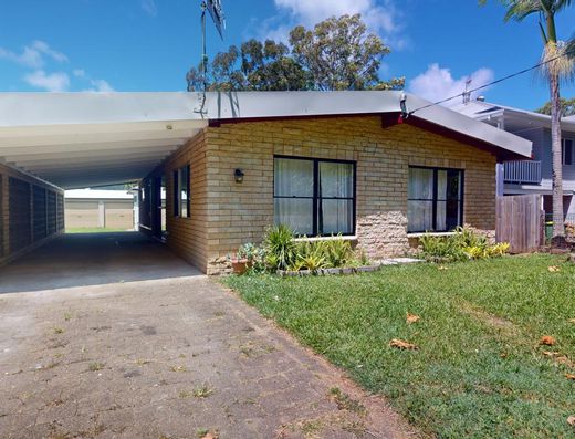 Family Home with Studio/Office and Workshop image 1