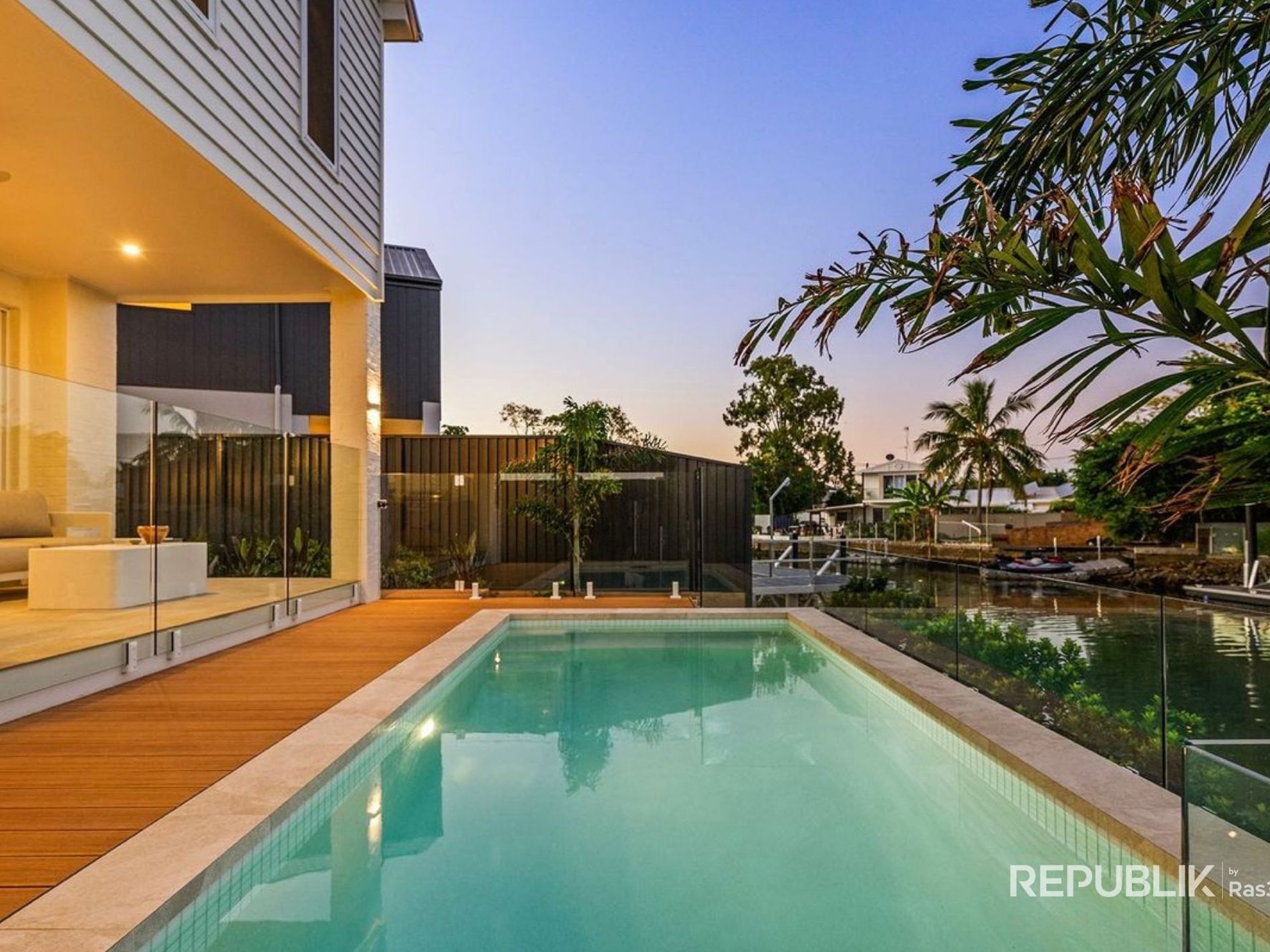 1 / 13 Perry Place, Biggera Waters