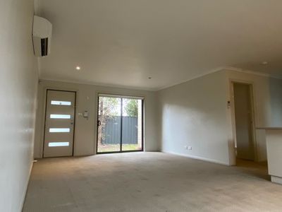 1 / 25 Deutgam Street, Werribee