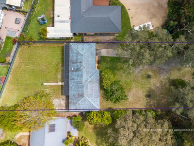211 The Lakes Way, Forster