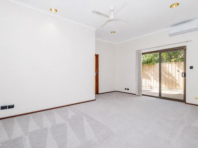 5 Lakeside Road, Churchlands