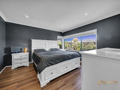 7 Bush Street, Manor Lakes