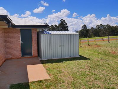 42-44 Premier Dve, Kingaroy