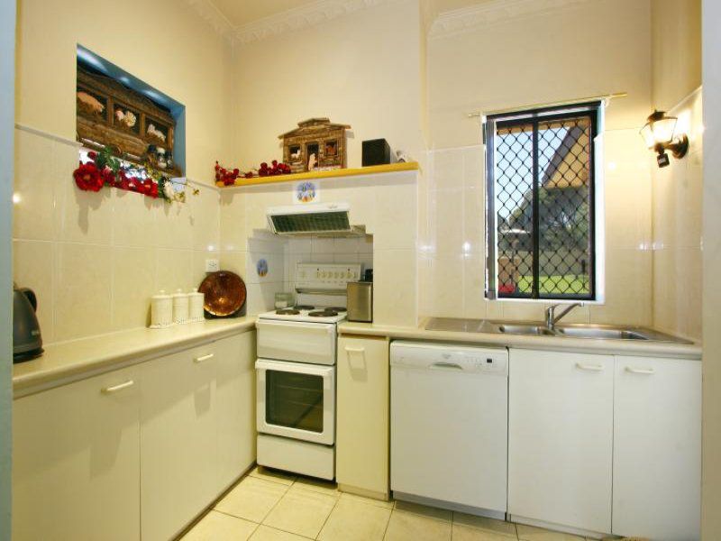 3 Hoskins Ave, Kemblawarra