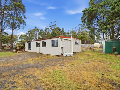 18 Crichton Road, Mount Seymour