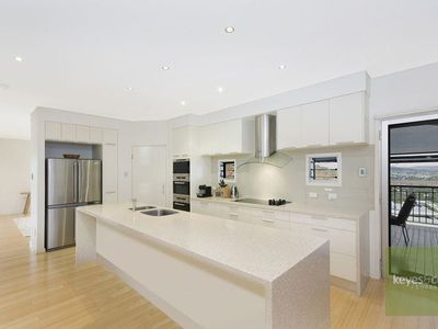 22 The Point, Castle Hill