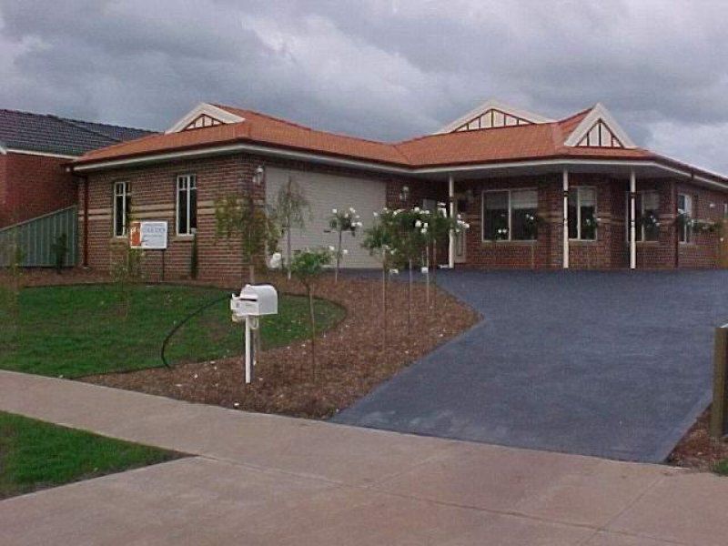 8 Cambridge Drive, Mansfield