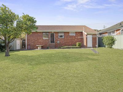 6 Bradley Crescent, Wiley Park