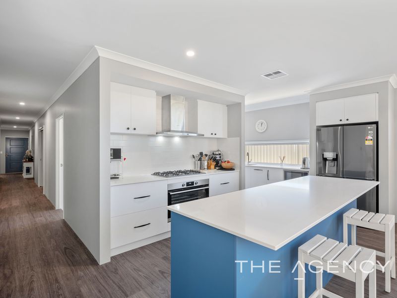 21 Rakitno Close, Lake Coogee