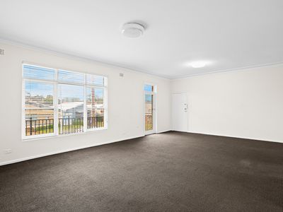 4 / 5 First Avenue, Warrawong