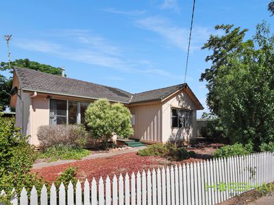 2 Bleakley Street, Horsham