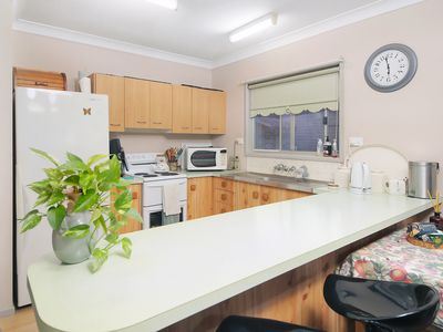 11 Elm Avenue, Woodridge