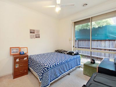 5 Oregon Crt, Narre Warren South