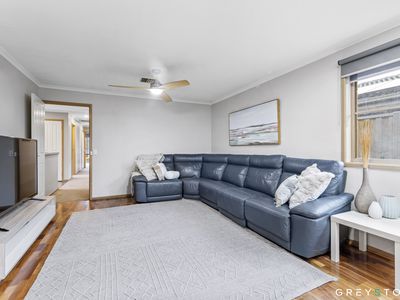 6 Helen Court, Melton West