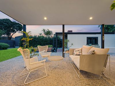 2 Warwick Avenue, North Brighton