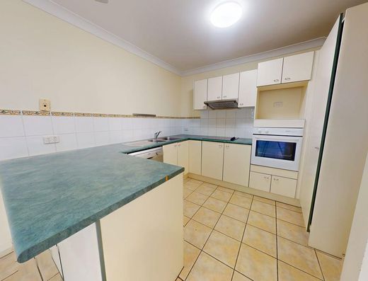 Centrally Located in The Bushlands Estates image 3