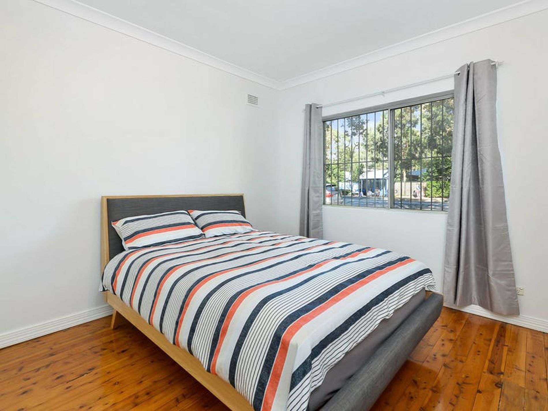 2 / 1099 Botany Road, Mascot