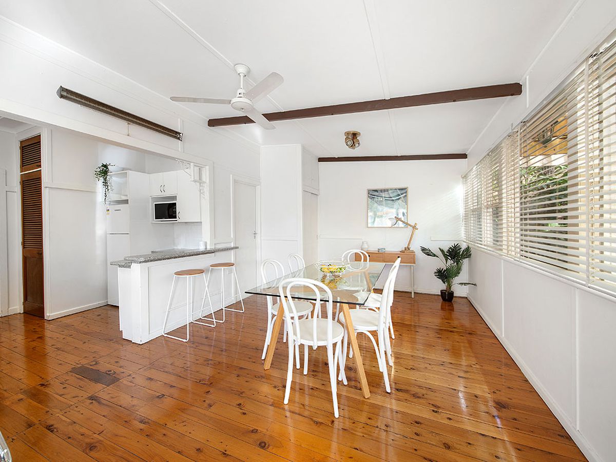 2 Beaumaris Crescent, Mortdale
