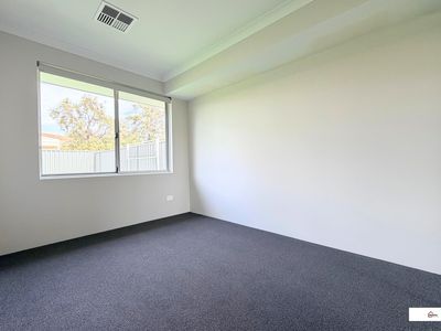 33 Camperdown Way, Lakelands
