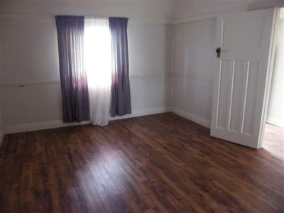 15 Prince St, Forbes