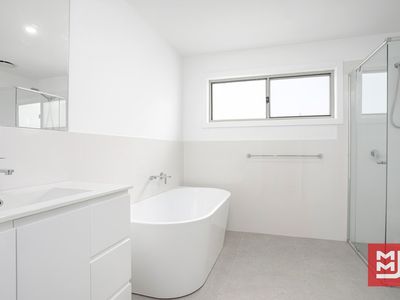 1 / 6 Addison Avenue, Lake Illawarra